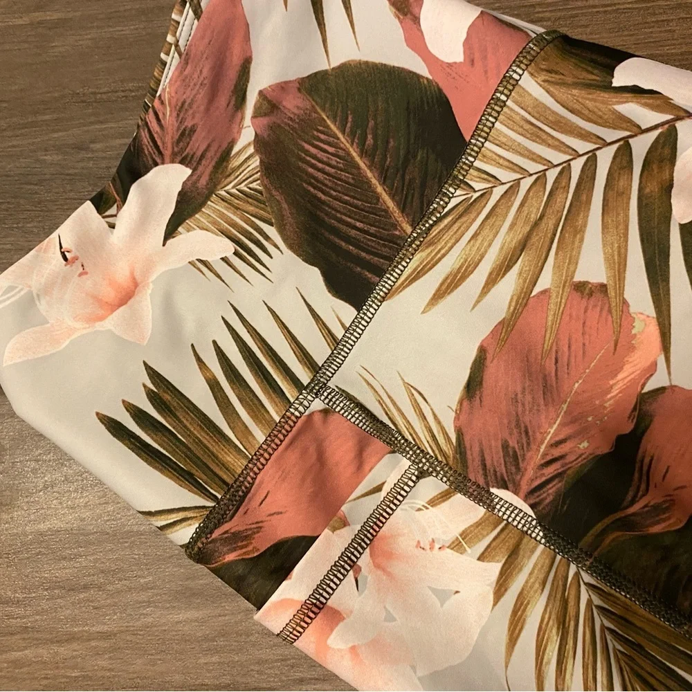 Old Navy Floral Athletic Biking Shorts - Picture 4 of 5